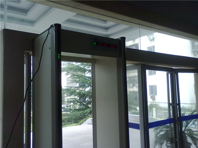 四川省一家市級人民檢察院采用SMA-800G安檢門