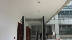 安檢門怎么工作？靠什么原理？